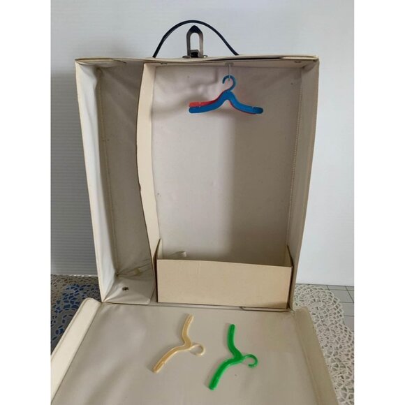 1968 Mattel The World of Barbie Doll Case with Handle Hangers - Picture 5 of 7